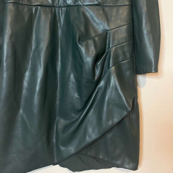 Saylor Talullah Mini Dress Faux Leather Forest Green size L - Picture 5 of 11